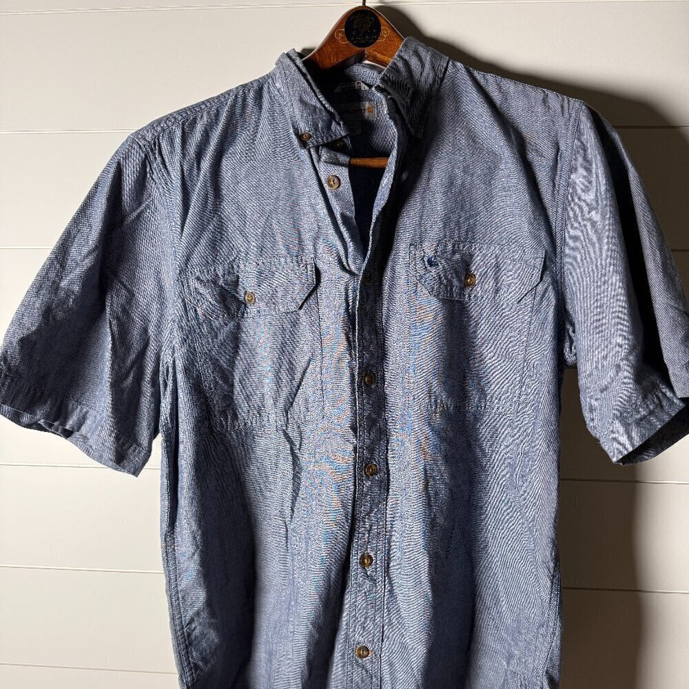 Carhartt Relaxed Fit Short Sleeve Button Down  Size Medium Chambray Blue